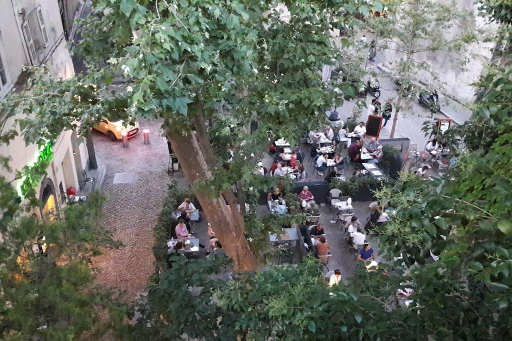 شقة Renove, Vue Sur Palais Des Papes, Terrasse Et Wifi Troisieme Etage أفينيون المظهر الخارجي الصورة