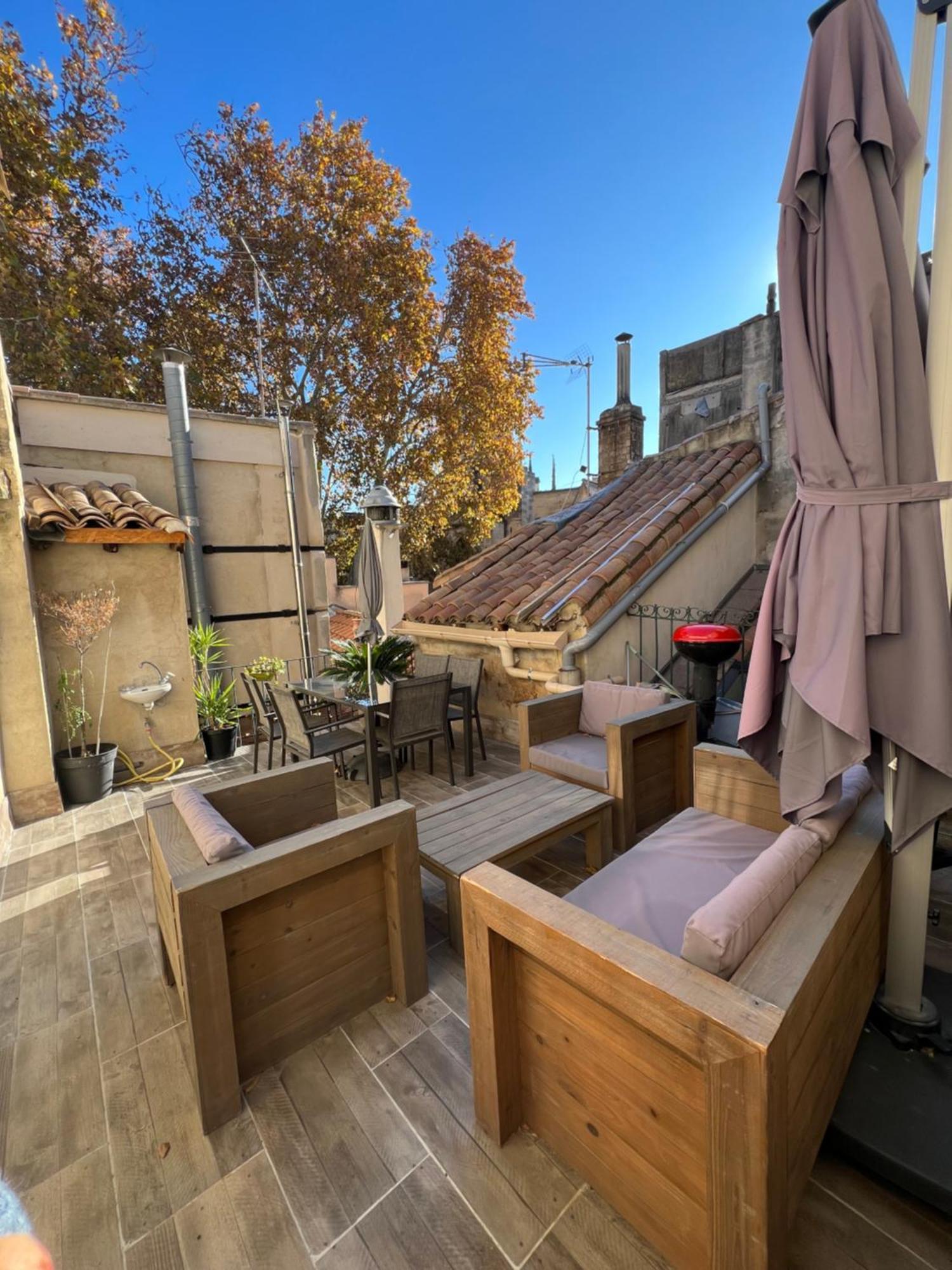 شقة Renove, Vue Sur Palais Des Papes, Terrasse Et Wifi Troisieme Etage أفينيون المظهر الخارجي الصورة