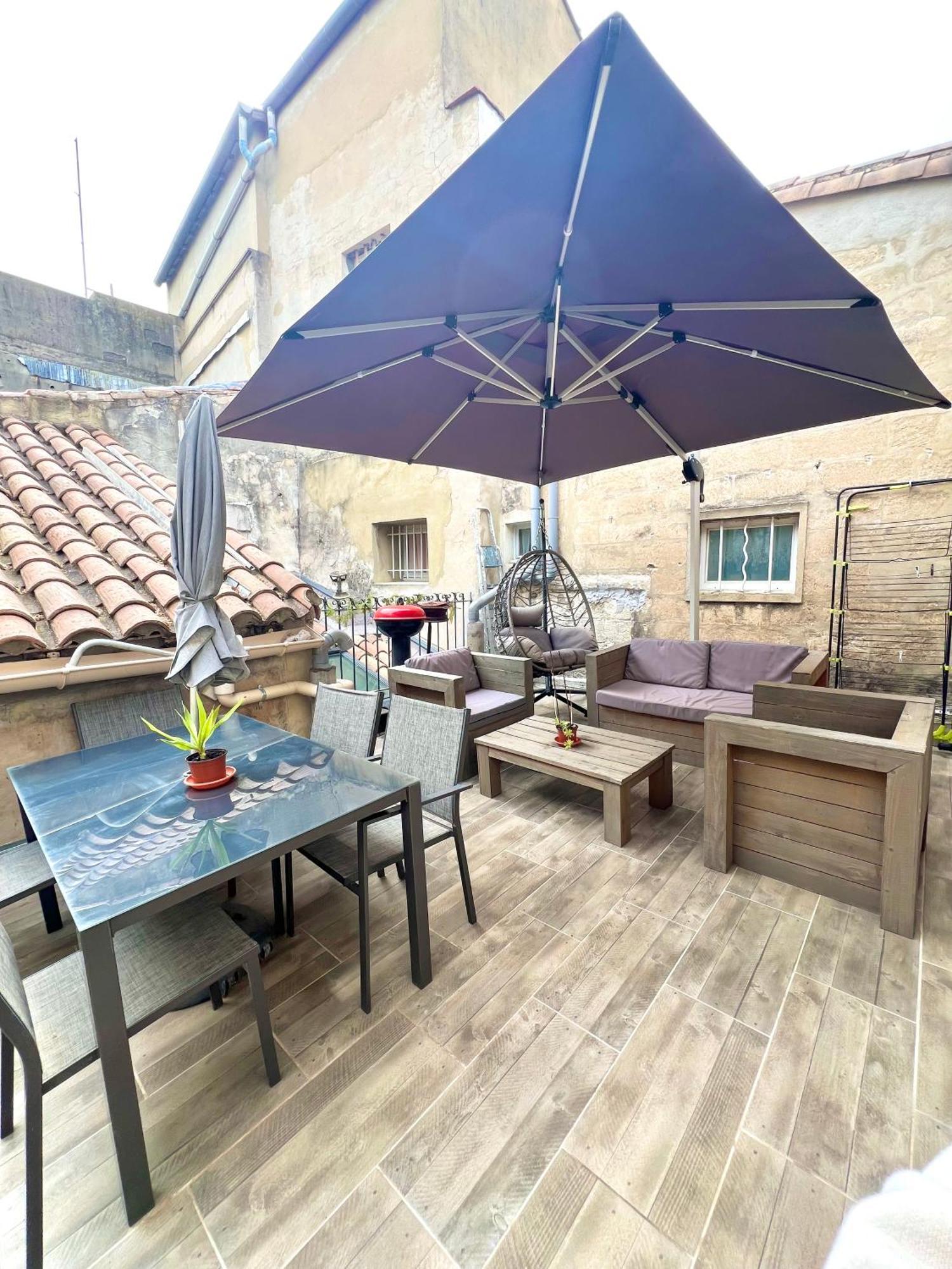شقة Renove, Vue Sur Palais Des Papes, Terrasse Et Wifi Troisieme Etage أفينيون المظهر الخارجي الصورة
