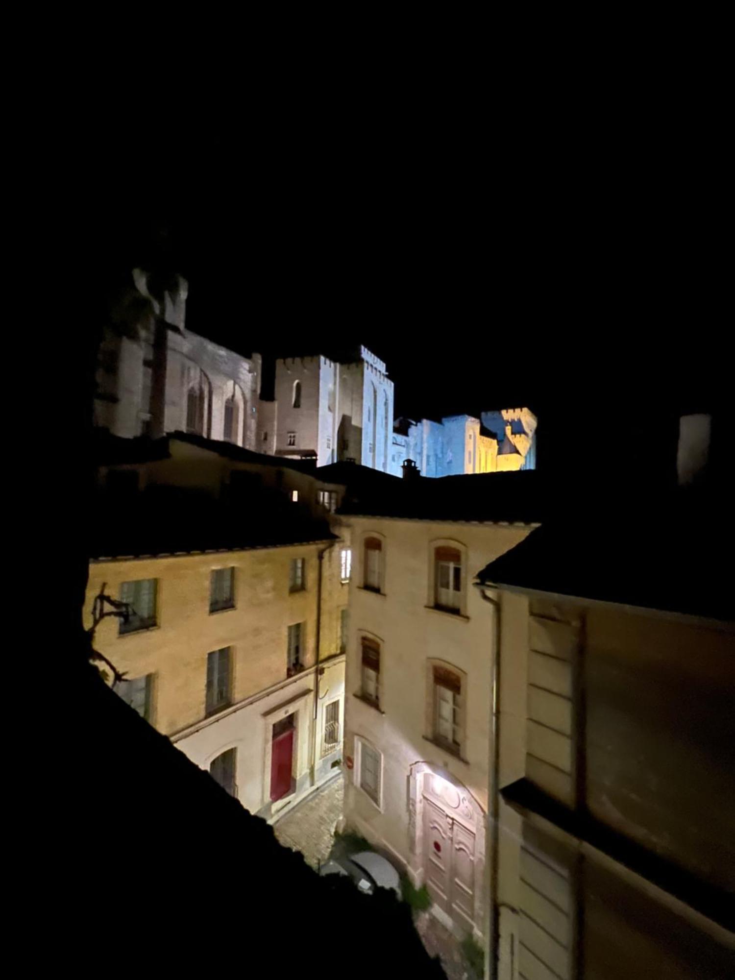 شقة Renove, Vue Sur Palais Des Papes, Terrasse Et Wifi Troisieme Etage أفينيون المظهر الخارجي الصورة
